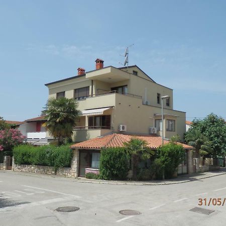 Apartments Alea Ровин Екстериор снимка