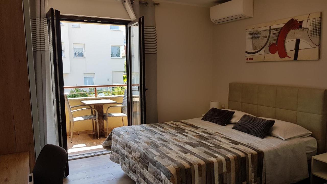 Apartments Alea Ровин Екстериор снимка