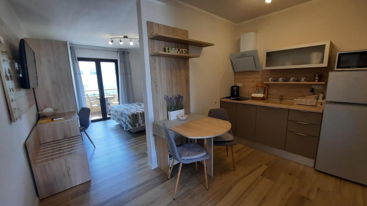 Apartments Alea Ровин Екстериор снимка