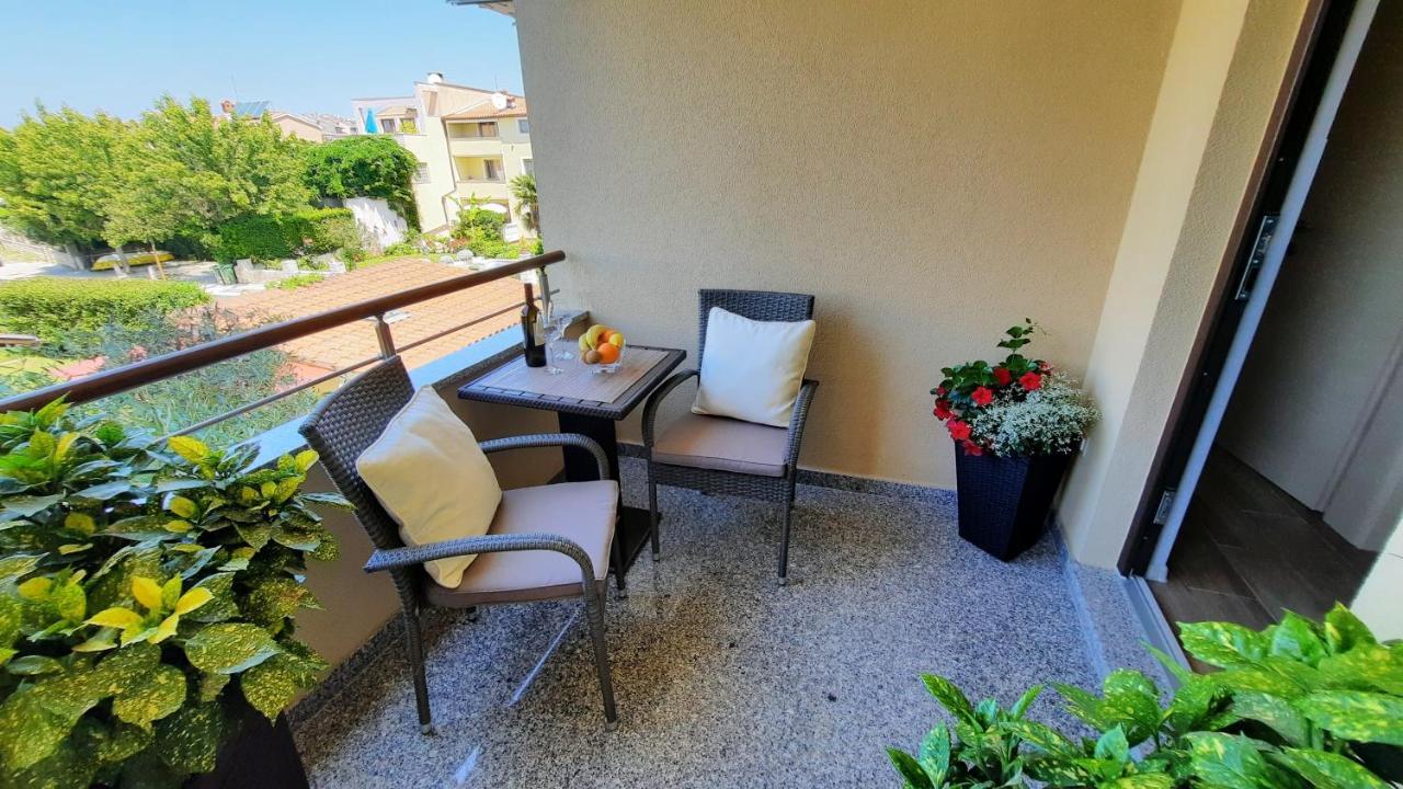 Apartments Alea Ровин Екстериор снимка