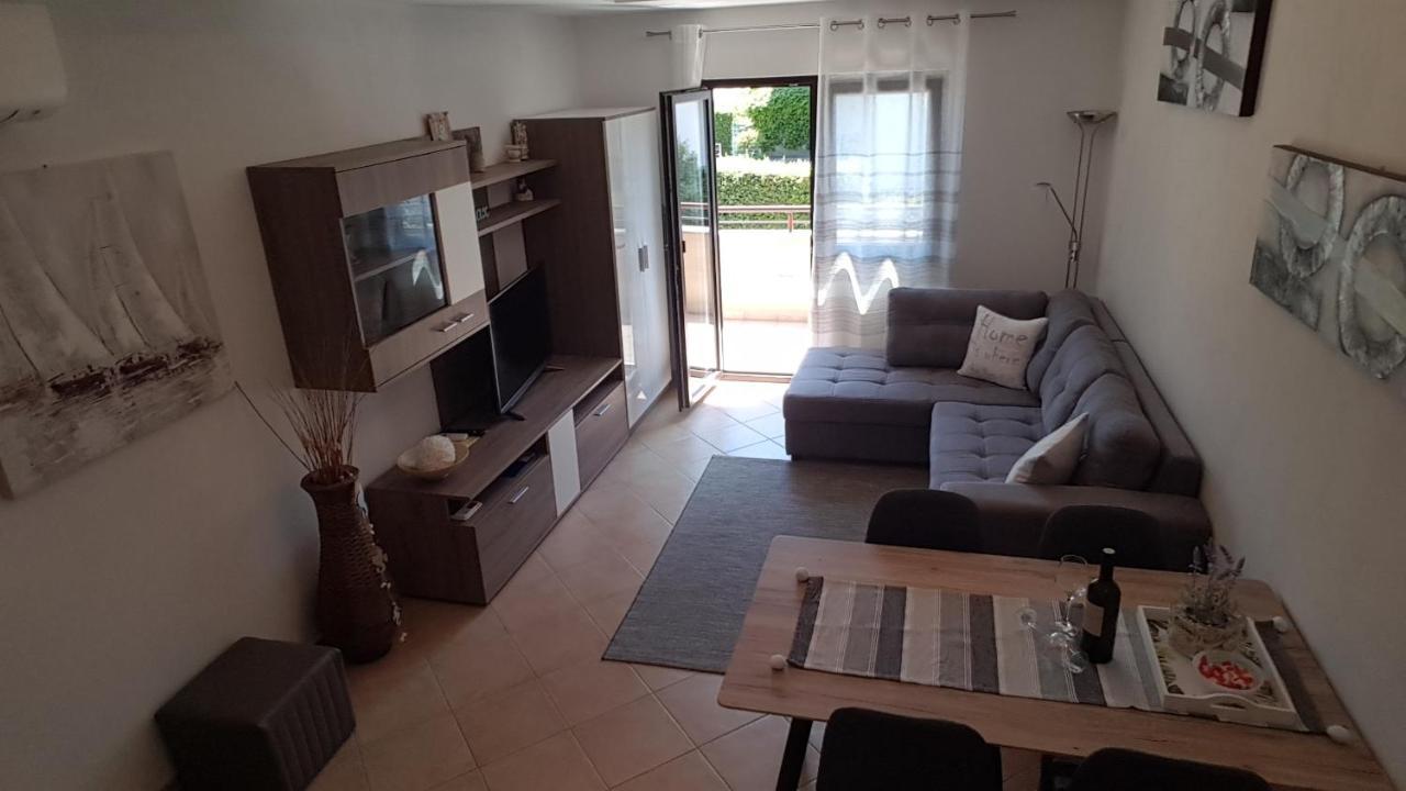 Apartments Alea Ровин Екстериор снимка