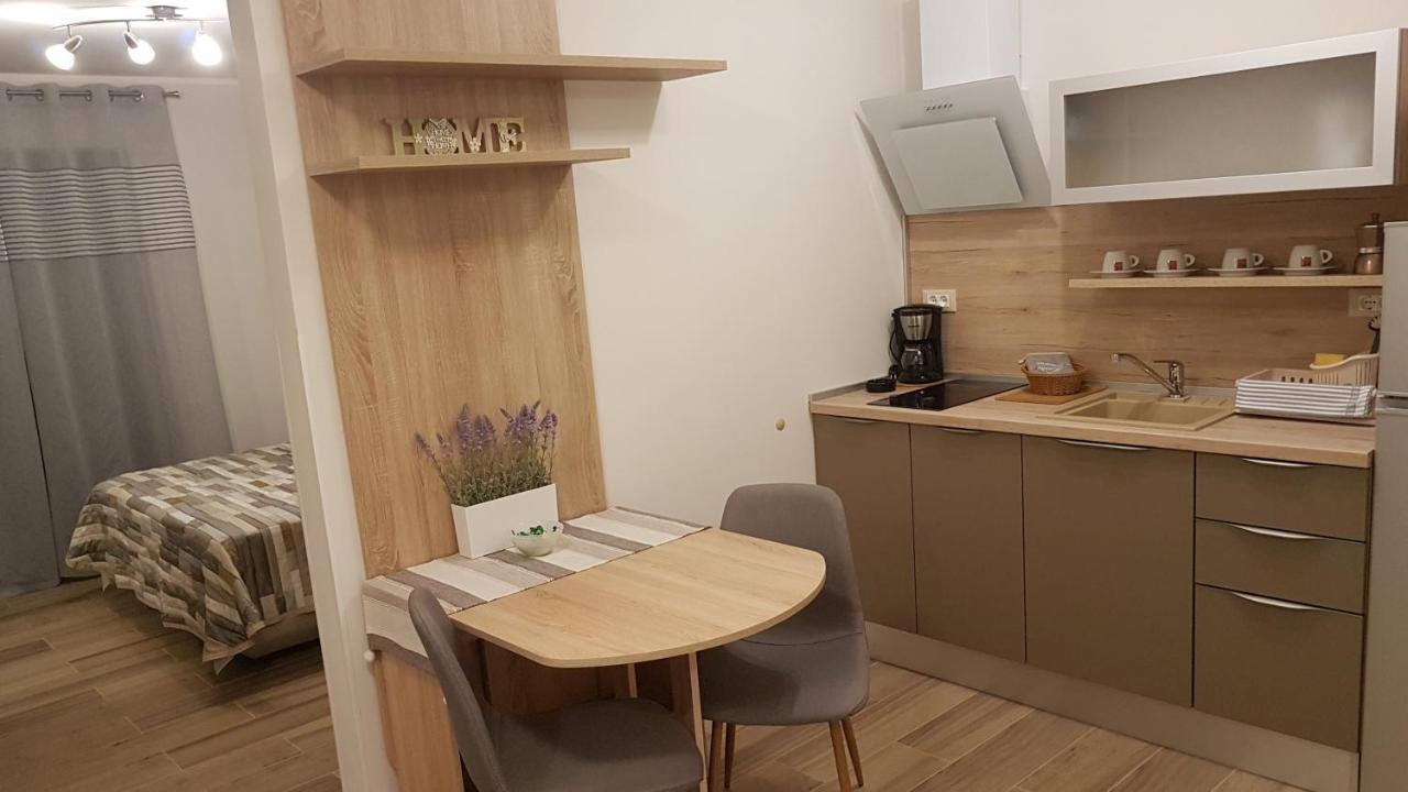 Apartments Alea Ровин Екстериор снимка