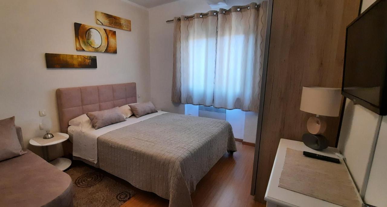 Apartments Alea Ровин Екстериор снимка