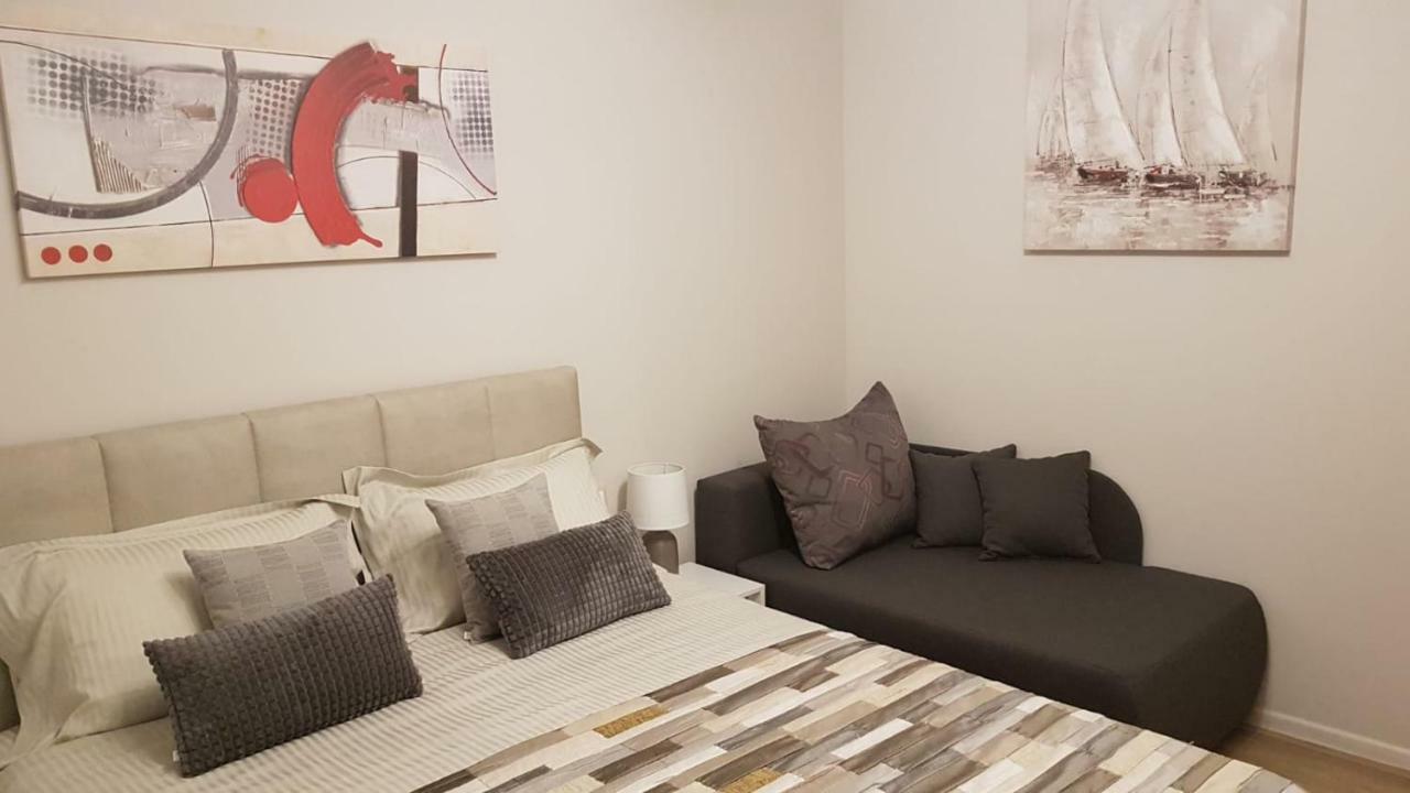 Apartments Alea Ровин Екстериор снимка