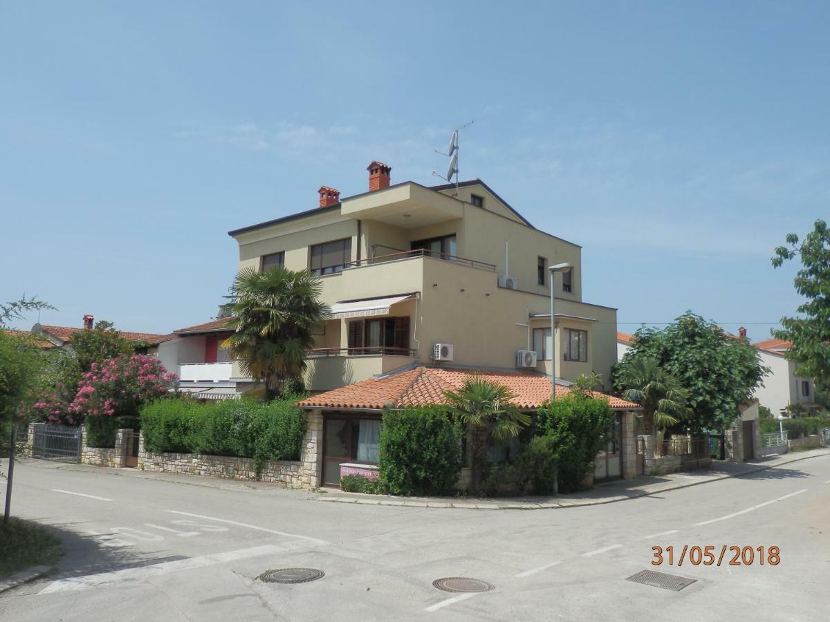 Apartments Alea Ровин Екстериор снимка